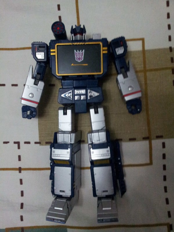 MP 13 Soundwave Out Of Box Images Of Takara Tomy Transformers Masterpiece Figure  (5 of 27)